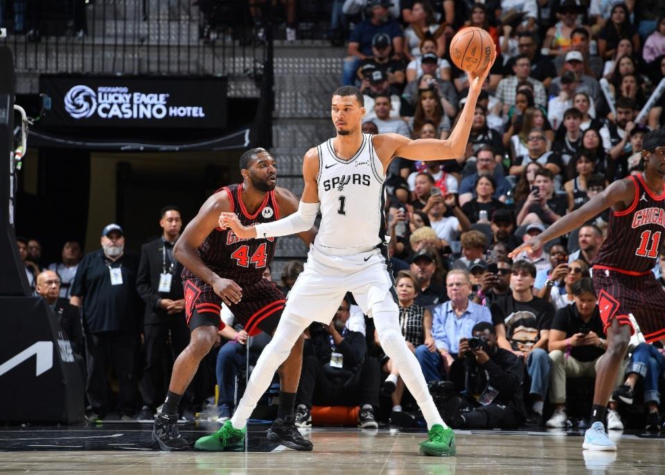 云开体育官网-文班41+16+3帽！马刺横扫公牛豪取9连胜 近27战25胜追雷霆